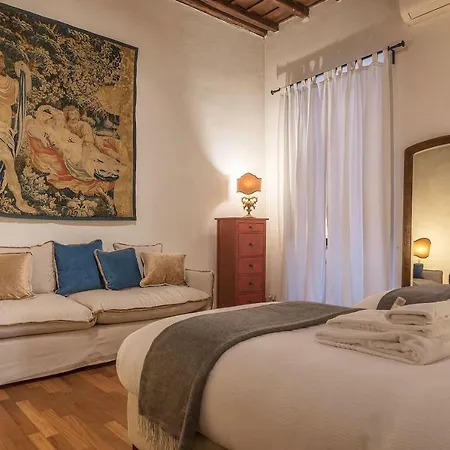 Unique Opportunity To Live In A Renaissance Palace - Ac/wi-fi Apartamento