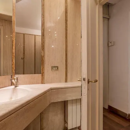 Unique Opportunity To Live In A Renaissance Palace - Ac/wi-fi Apartamento *